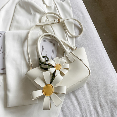 Geanta dama model nou din piele ecologica cu element 3D