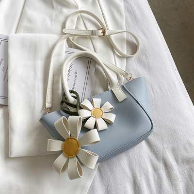 Geanta dama model nou din piele ecologica cu element 3D