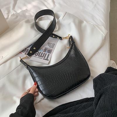 Γυναικεία τσάντα με ρέοντα χρώματα με μακριά λαβή