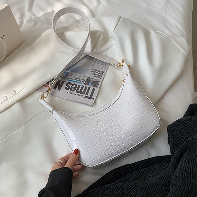 Γυναικεία τσάντα με ρέοντα χρώματα με μακριά λαβή