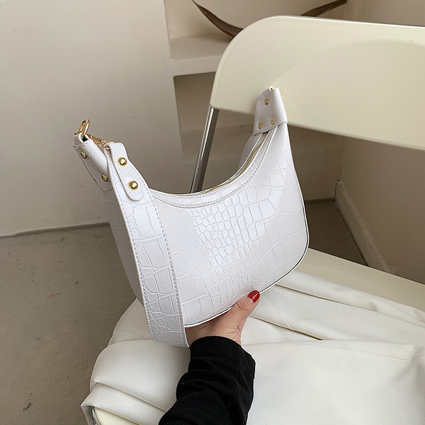 Γυναικεία τσάντα με ρέοντα χρώματα με μακριά λαβή