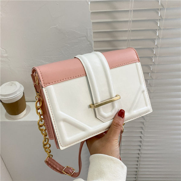 Γυναικεία τσάντα από οικολογικό δέρμα με ρυθμιζόμενη λαβή - σε τέσσερα χρώματα