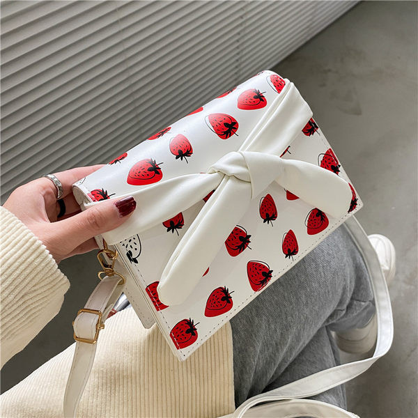 Geanta de dama din piele cu aplicatii si maner lung