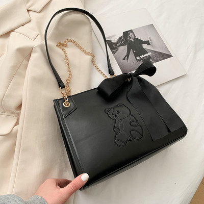 Καθημερινή τσάντα με διακόσμηση αρκουδάκι και κορδέλα