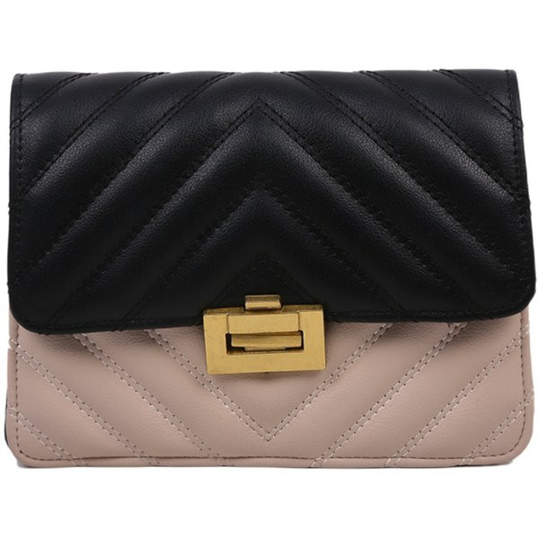 Γυναικεία έκο δερμάτινη τσάντα με μεταλλική στερέωση και λαβή