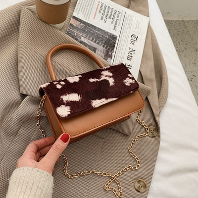 Γυναικεία έκο δερμάτινη τσάντα με δύο λαβές - μεταλλικό κούμπωμα