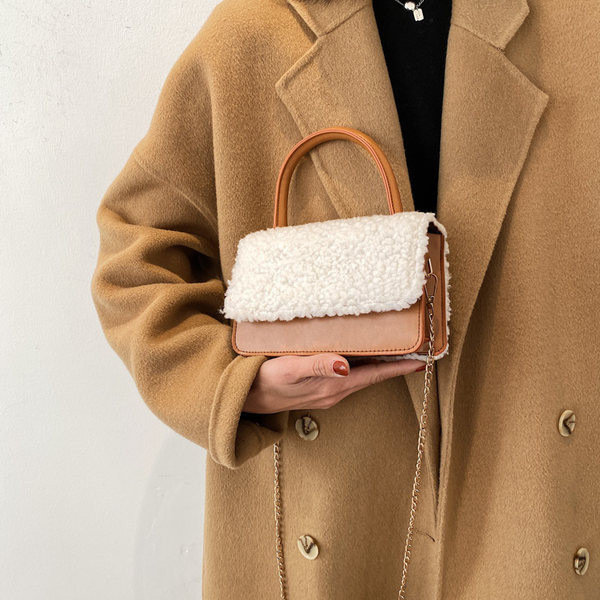 Γυναικεία έκο δερμάτινη τσάντα με δύο λαβές - μεταλλικό κούμπωμα