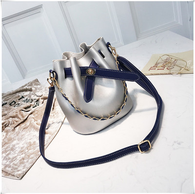 Μικρή γυναικεία τσάντα από οικολογικό δέρμα