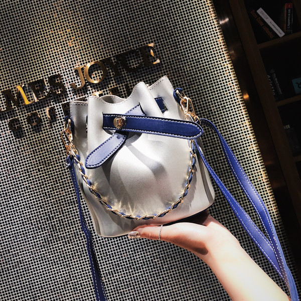 Μικρή γυναικεία τσάντα από οικολογικό δέρμα