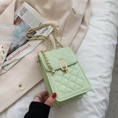 Γυναικεία μίνι τετράγωνη τσάντα με μεταλλική στερέωση