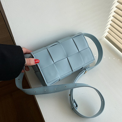 Sieviešu ādas soma ar garu rokturi dažādās krāsās