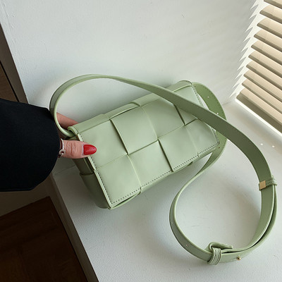 Sieviešu ādas soma ar garu rokturi dažādās krāsās