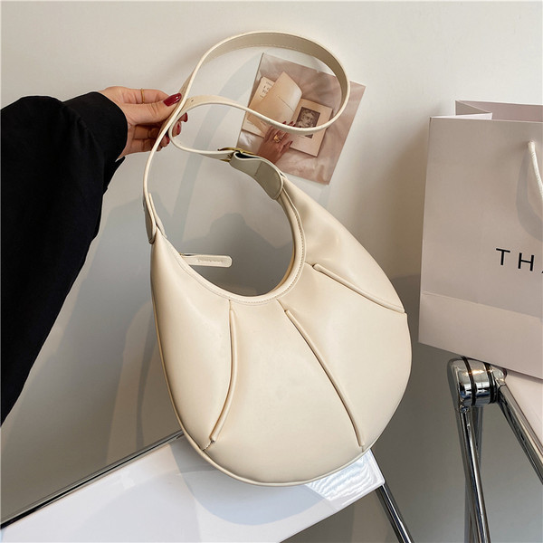 Γυναικεία τσάντα από οικολογικό δέρμα και φερμουάρ