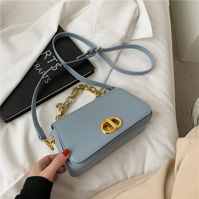 Sieviešu maza soma ar sprādzi un metāla ķēdīti