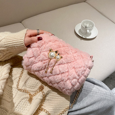 Καθημερινή γυναικεία τσάντα με μεταλλική αλυσίδα