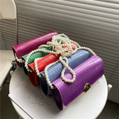 Sieviešu ādas soma ar pērlēm un aizdari