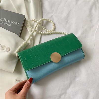 Sieviešu ādas soma ar pērlēm un aizdari