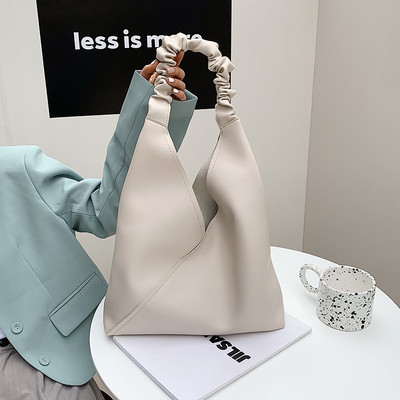 Γυναικεία τσάντα μονόχρωμη από οικολογικό δέρμα σε διάφορα χρώματα