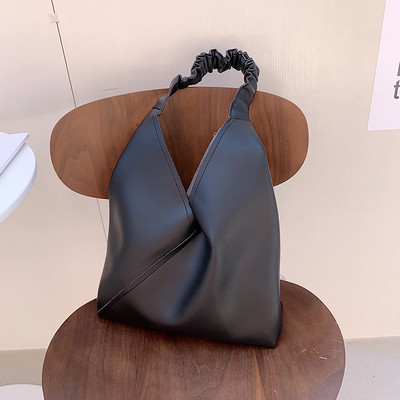 Γυναικεία τσάντα μονόχρωμη από οικολογικό δέρμα σε διάφορα χρώματα