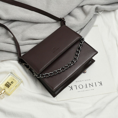 Νέο μοντέλο κομψή γυναικεία τσάντα με μεταλλική αλυσίδα