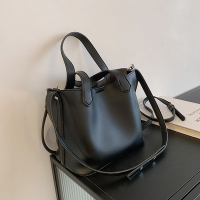 Έκο δερμάτινη τσάντα κλασικό μοντέλου με μακρές και κοντές λαβές