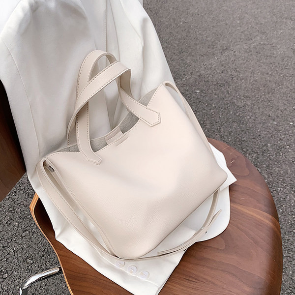 Έκο δερμάτινη τσάντα κλασικό μοντέλου με μακρές και κοντές λαβές