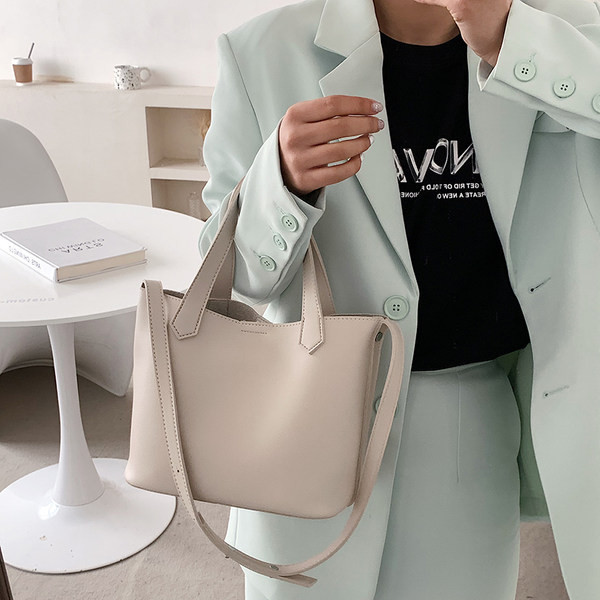 Έκο δερμάτινη τσάντα κλασικό μοντέλου με μακρές και κοντές λαβές