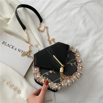 Γυναικεία έκο δερμάτινη τσάντα με διακόσμηση από πέρλες