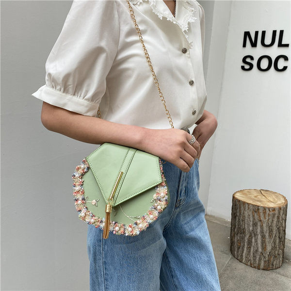 Γυναικεία έκο δερμάτινη τσάντα με διακόσμηση από πέρλες