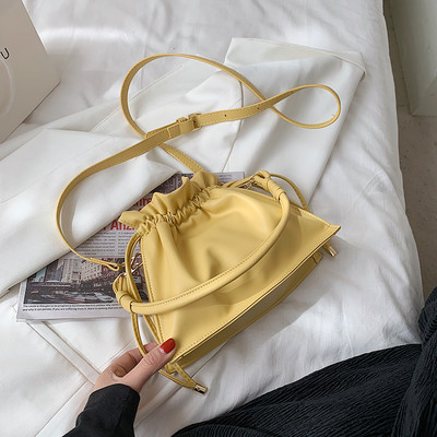 Γυναικεία τσάντα από έκο δέρμα  και κλείσιμο με κορδόνια