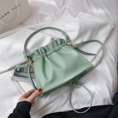 Γυναικεία τσάντα από έκο δέρμα  και κλείσιμο με κορδόνια