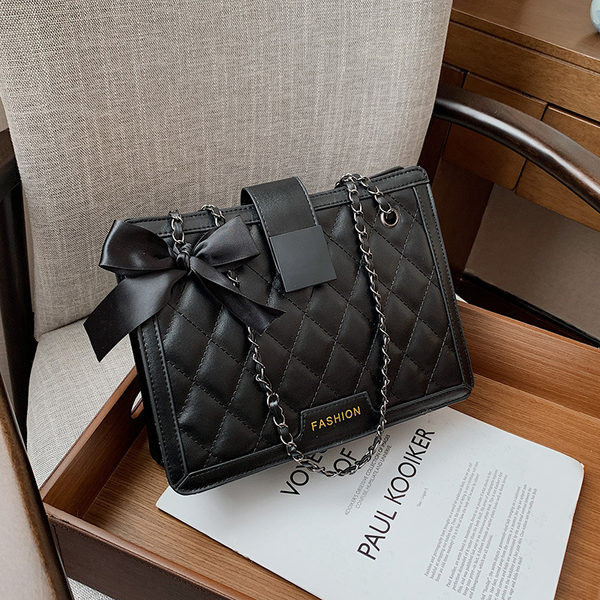 Γυναικεία έκο δερμάτινη τσάντα με κορδέλα και αλυσίδα