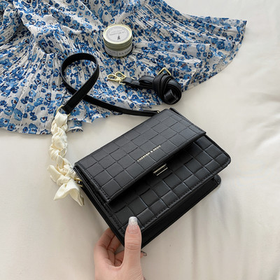 Geanta de dama eleganta cu panglica in mai multe culori