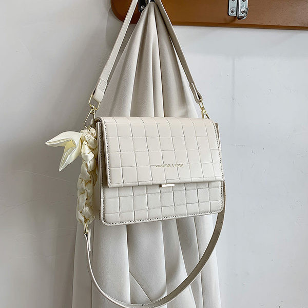 Geanta de dama eleganta cu panglica in mai multe culori