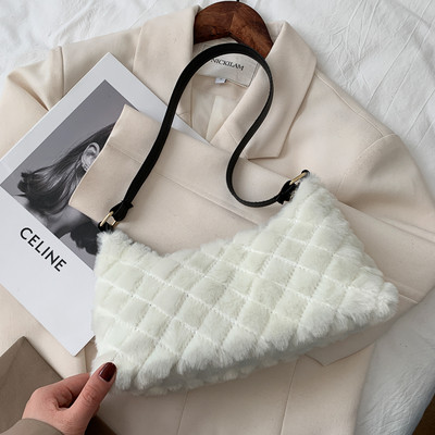 Γυναικεία τσάντα με φερμουάρ και κοντή λαβή