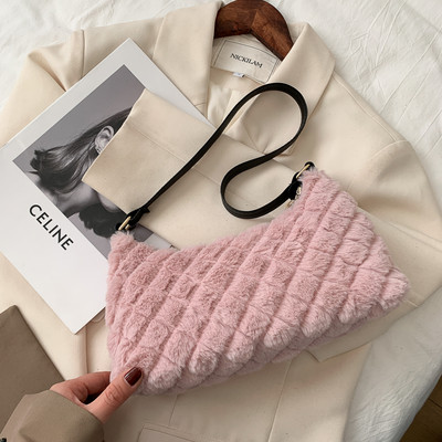 Γυναικεία τσάντα με φερμουάρ και κοντή λαβή