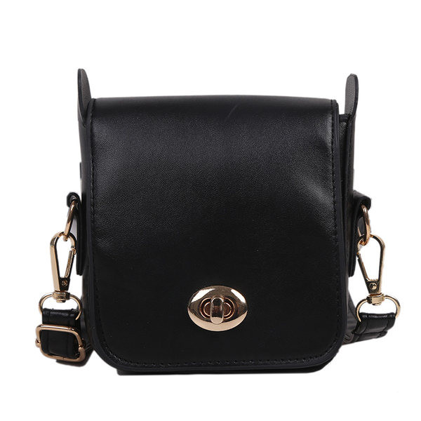 Γυναικεία μοντέρνα τσάντα με μεταλλική στερέωση και μακρύ χερούλι