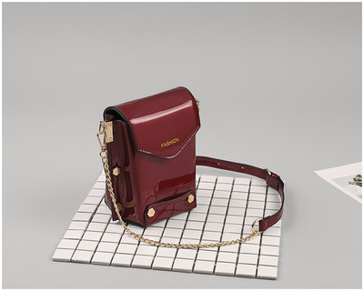 Sieviešu taisnstūra soma no eko ādas ar metāla ķēdīti