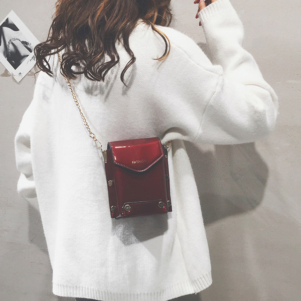 Sieviešu taisnstūra soma no eko ādas ar metāla ķēdīti