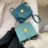 Sieviešu ādas soma ar garu rokturi - kvadrātveida forma