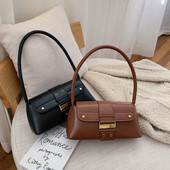 Taisnstūrveida ikdienas soma un sprādze