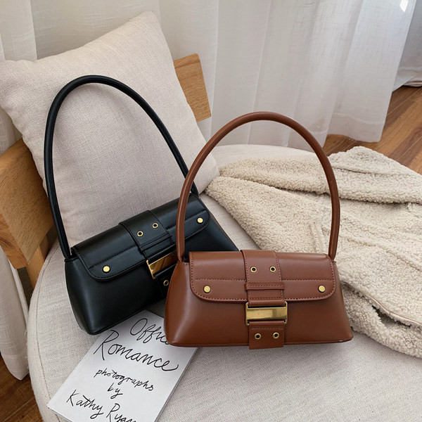 Taisnstūrveida ikdienas soma un sprādze