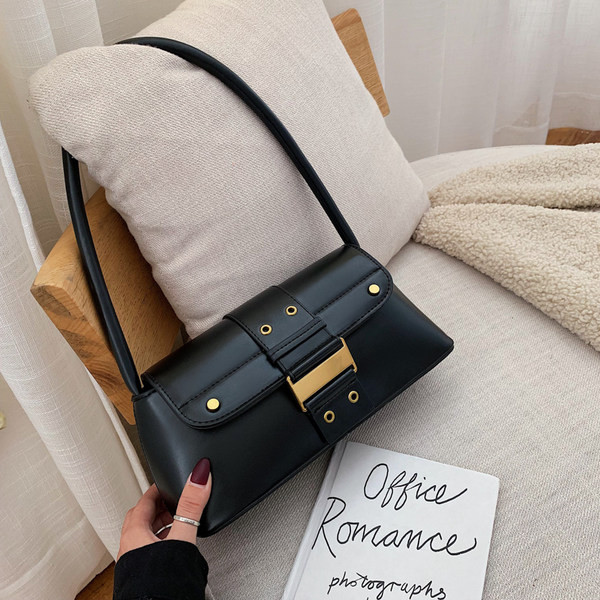 Taisnstūrveida ikdienas soma un sprādze