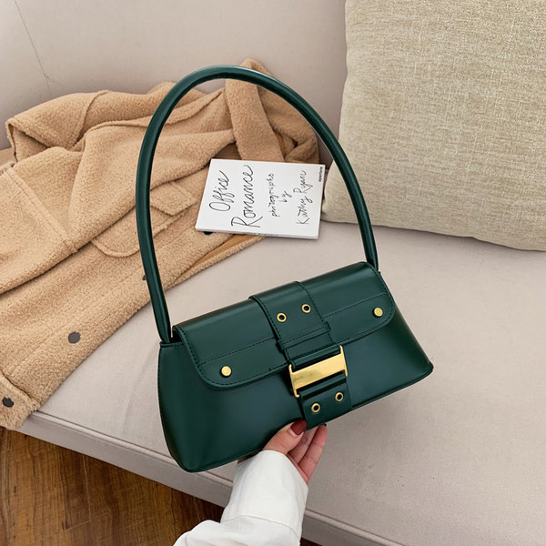 Taisnstūrveida ikdienas soma un sprādze