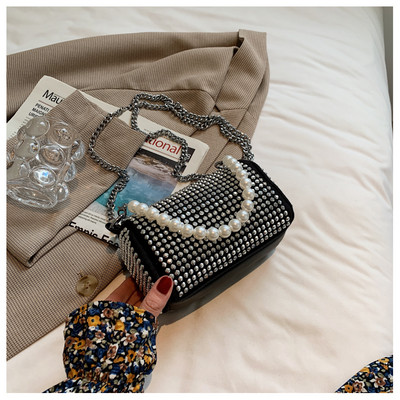 Sieviešu mini soma ar cilpām un pērlēm