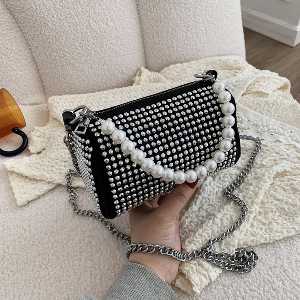 Sieviešu mini soma ar cilpām un pērlēm