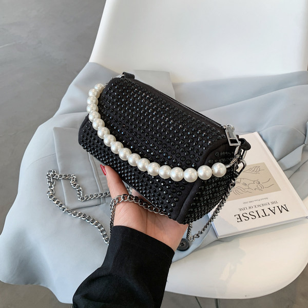 Sieviešu mini soma ar cilpām un pērlēm