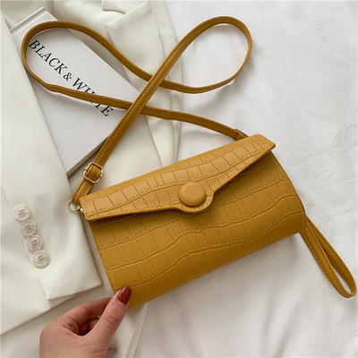 Κομψή οικολογική δερμάτινη τσάντα με μεταλλική στερέωση