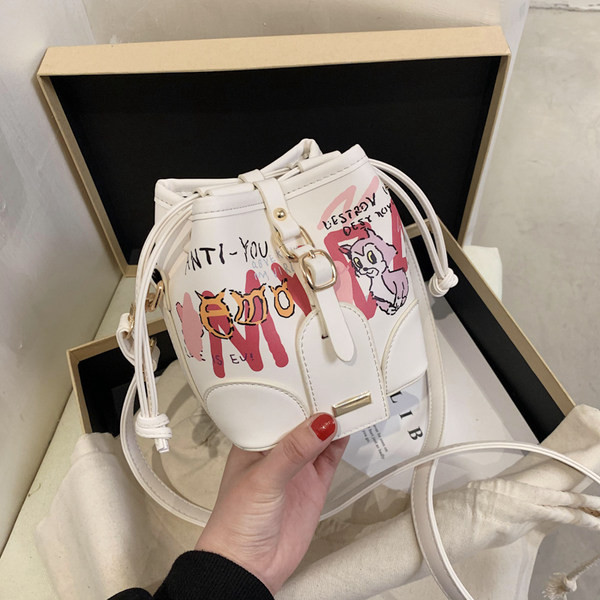 Geanta dama cu catarama si aplicatie colorata