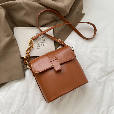 Γυναικεία μοντέρνα έκο δερμάτινη τσάντα με ρυθμιζόμενη λαβή